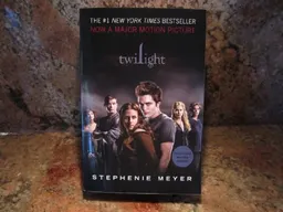 Twilight; Stephenie Meyer