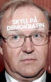 Skyll på demokratin - Eliten, EMU-segern och vänsterns nya uppgifter; America Vera Zavala, Ali Esbati, Camillla Sköld Jansson, Sara Svensson, Jonas Sjöstedt, Daniel Bladh, Jens Ergon, Henrik Skrak; 2004